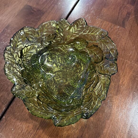 Vintage Loganberry Green Indian Glass Candy Jewely Dish Grapes Leaves - Picture 1 of 3